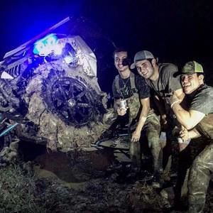 Meet your Posher, Hunter